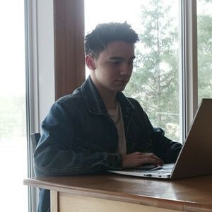 Meet your Posher, Casey